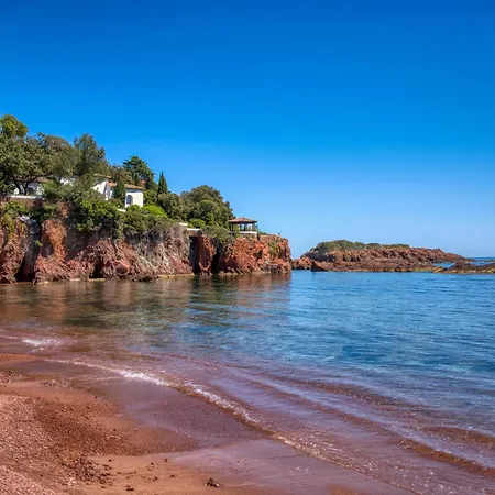 La Flemmardiere Dans Crique Paradisiaque Saint-Raphael (Var)