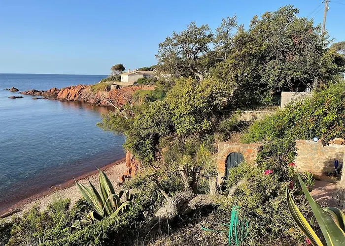 Maison Charmante, Pied Dans L'eau * Saint-Raphaël