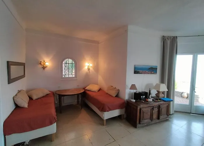 Maison Charmante, Pied Dans L'eau Villa *